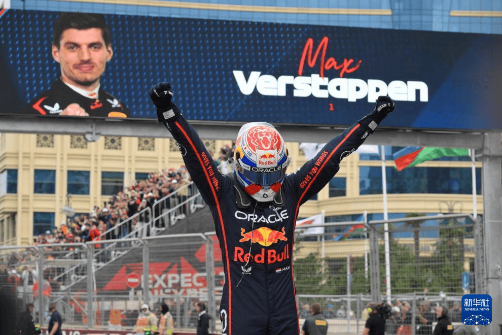 索伯车队轻取红牛二队，塞恩斯高光表现