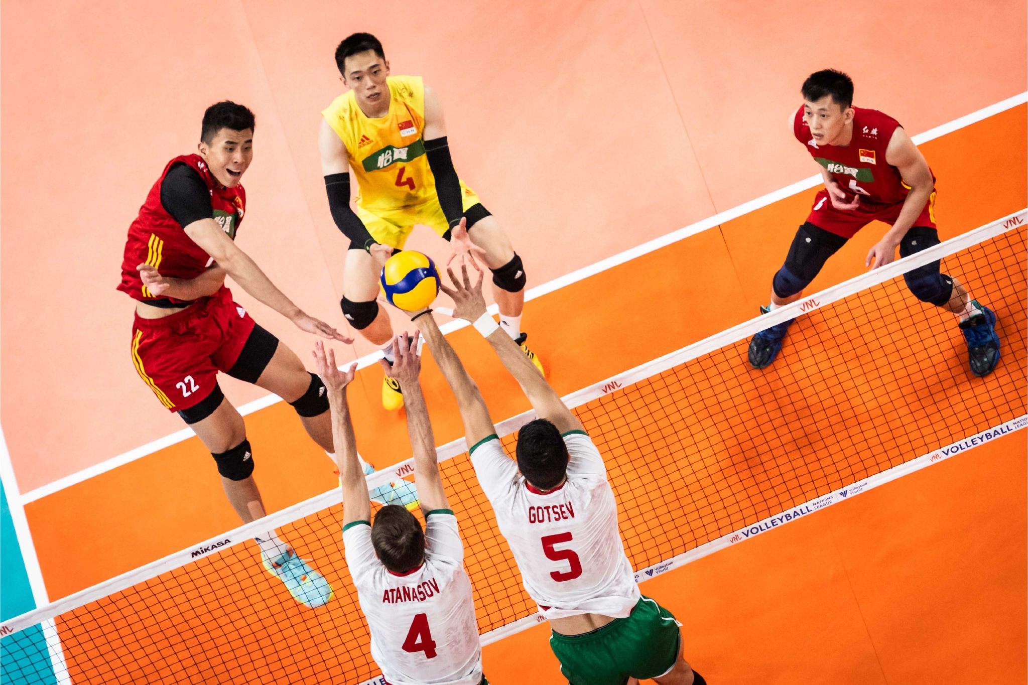 爱游戏官方入口-中国队逆转葡萄牙队，王皓统治全场