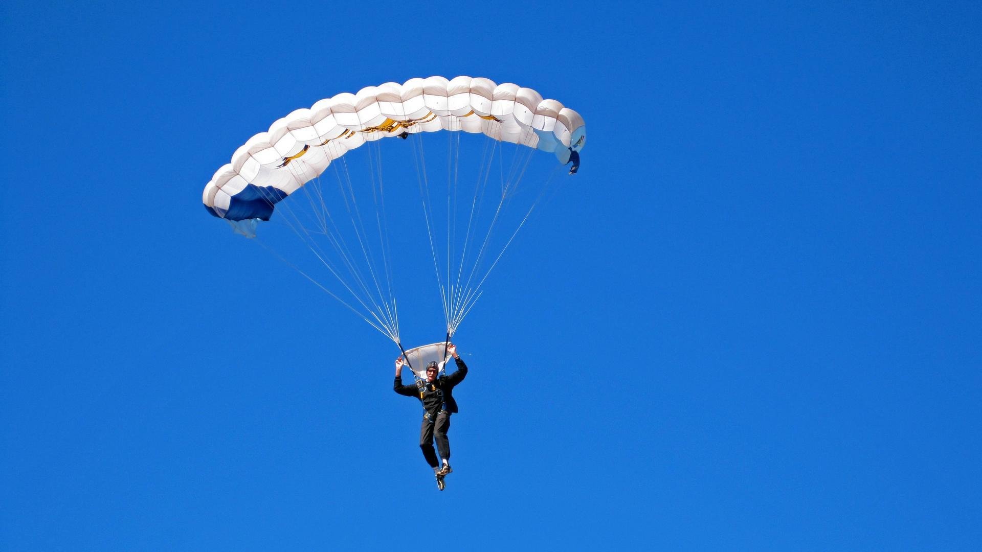 街道上的战争与和平，当哥伦比亚绝杀点燃的不只是积分榜