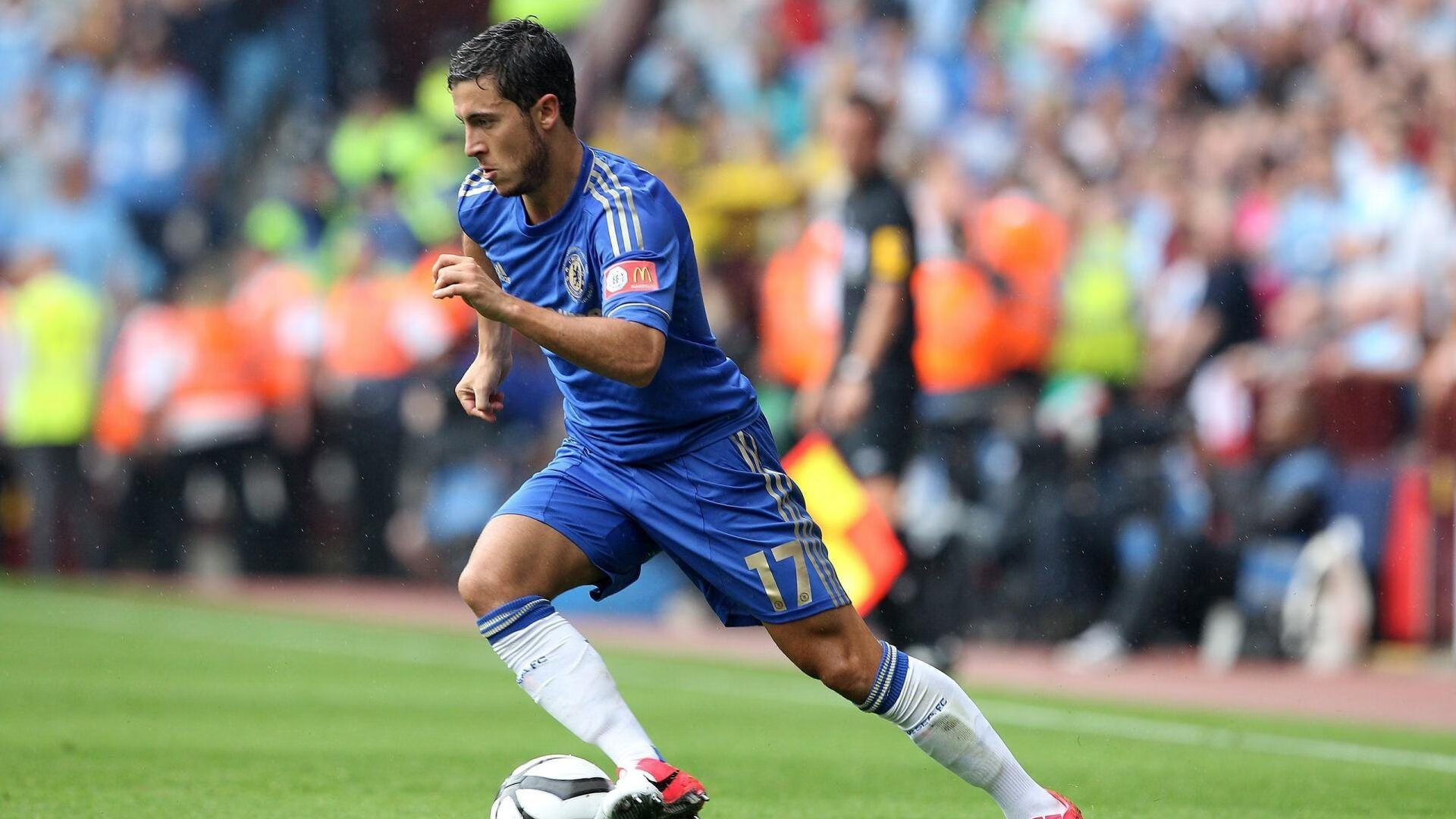 切尔西击败曼联，库尔图瓦成为关键先生，门线上的巨人如何主宰巅峰对决